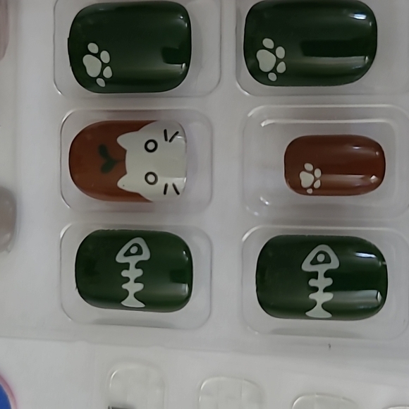 2/$16 Kitty Cat Press On Nails - Picture 14 of 15